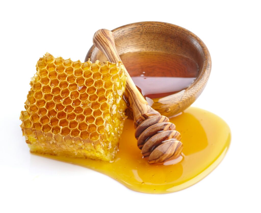 Honey with honeycombs